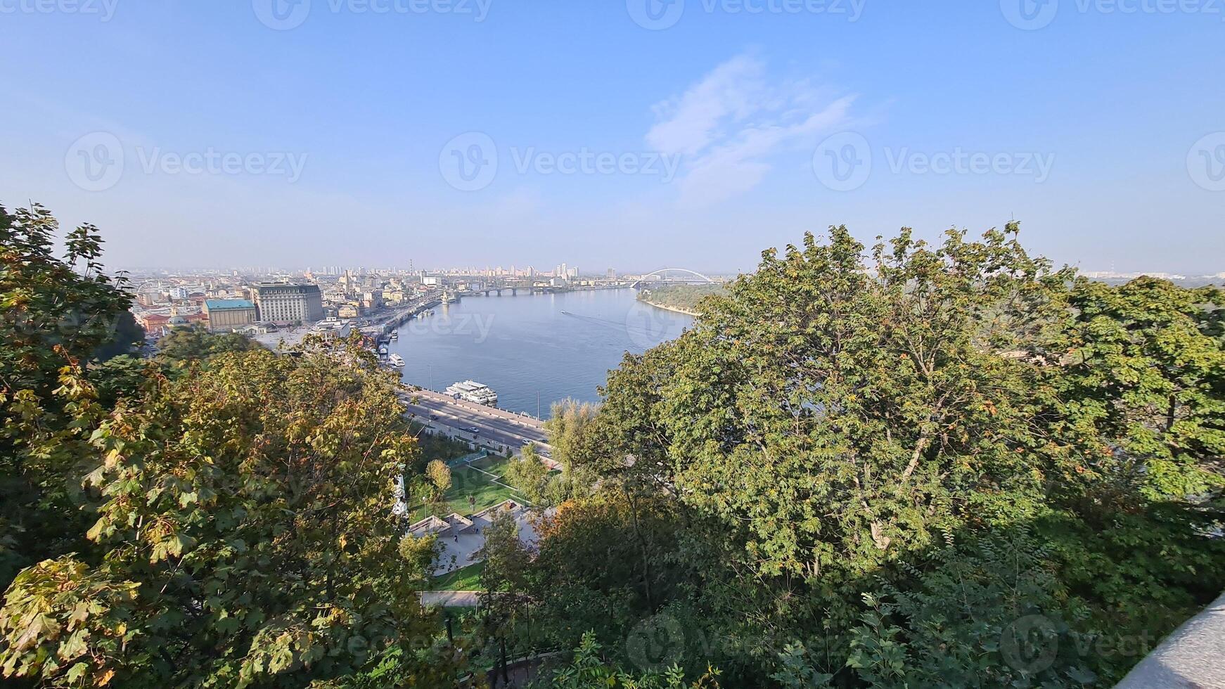 panorama do a dnieper rio, uma andar por aí Kiev, a capital do Ucrânia foto