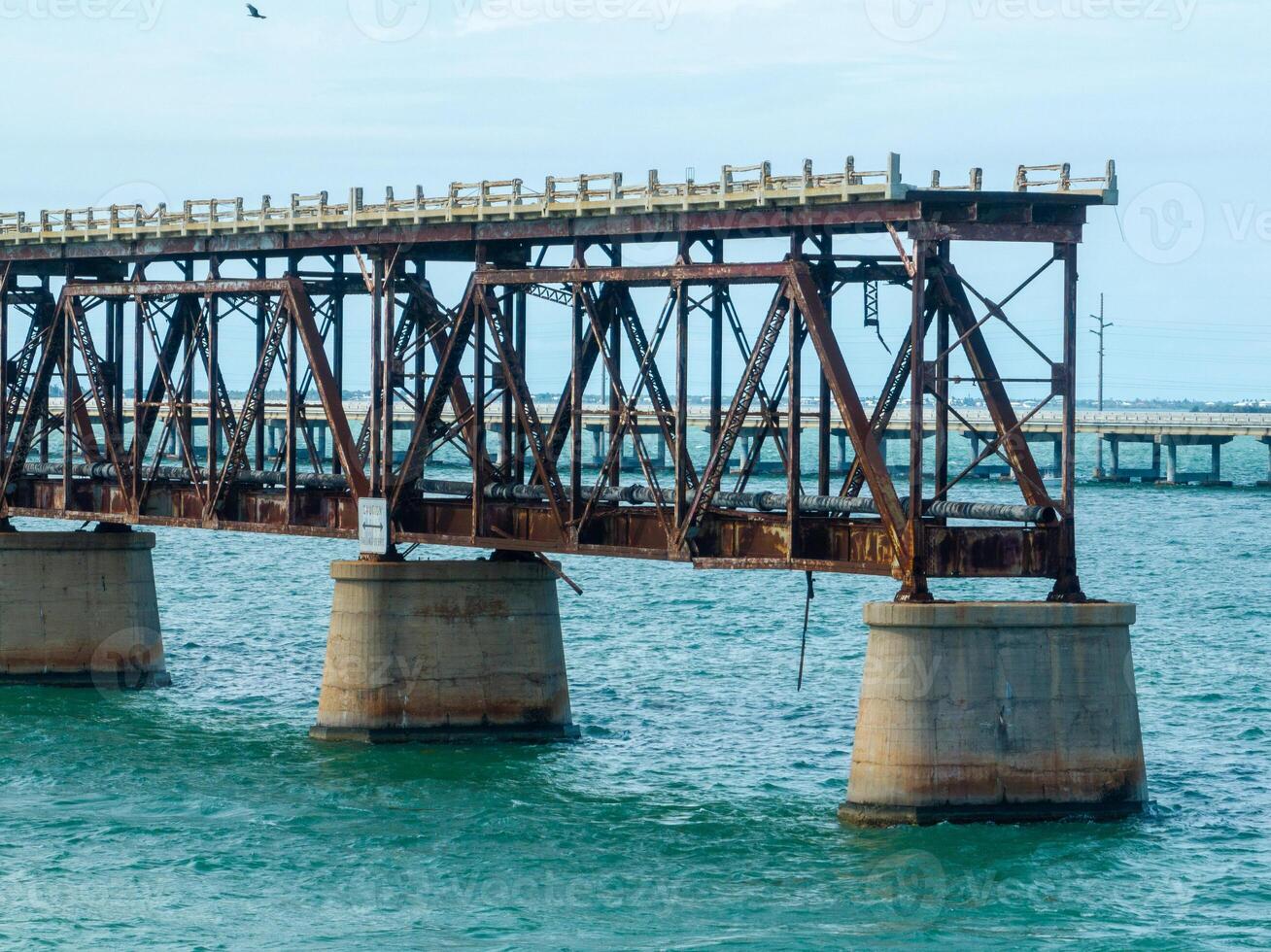 bahia honda trilho ponte - florida foto