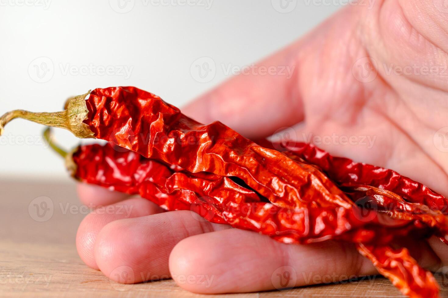 seco vermelho Pimenta pimenta, muitos benefícios, estimula a apetite e sangue circulação, alivia músculo dor, antibacteriano, pimento annuum foto