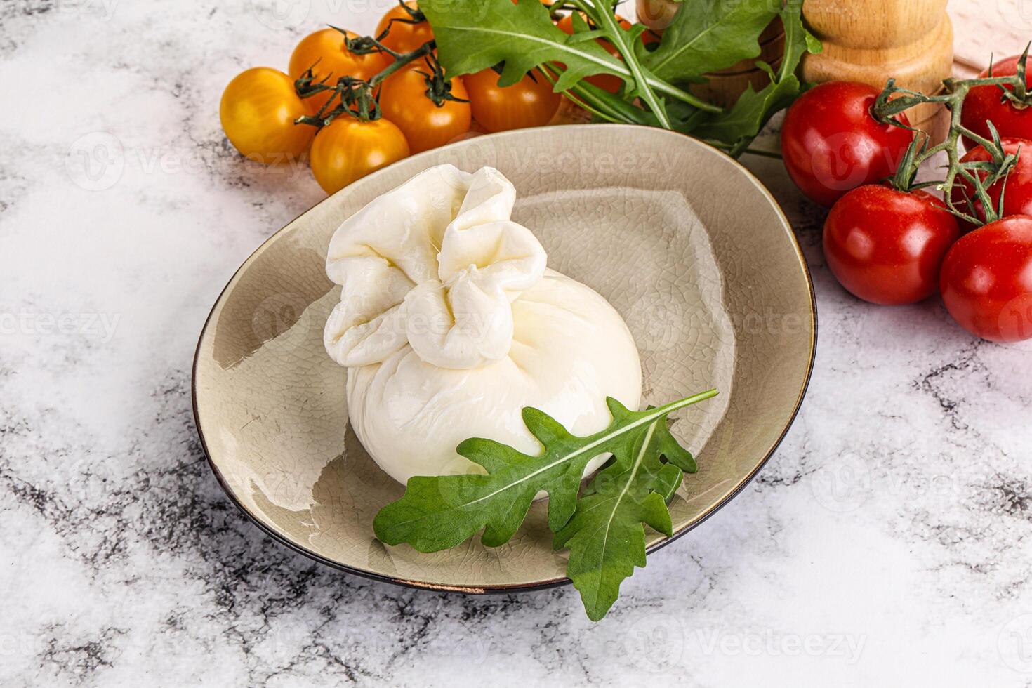 cremoso italiano tradicional burrata queijo foto