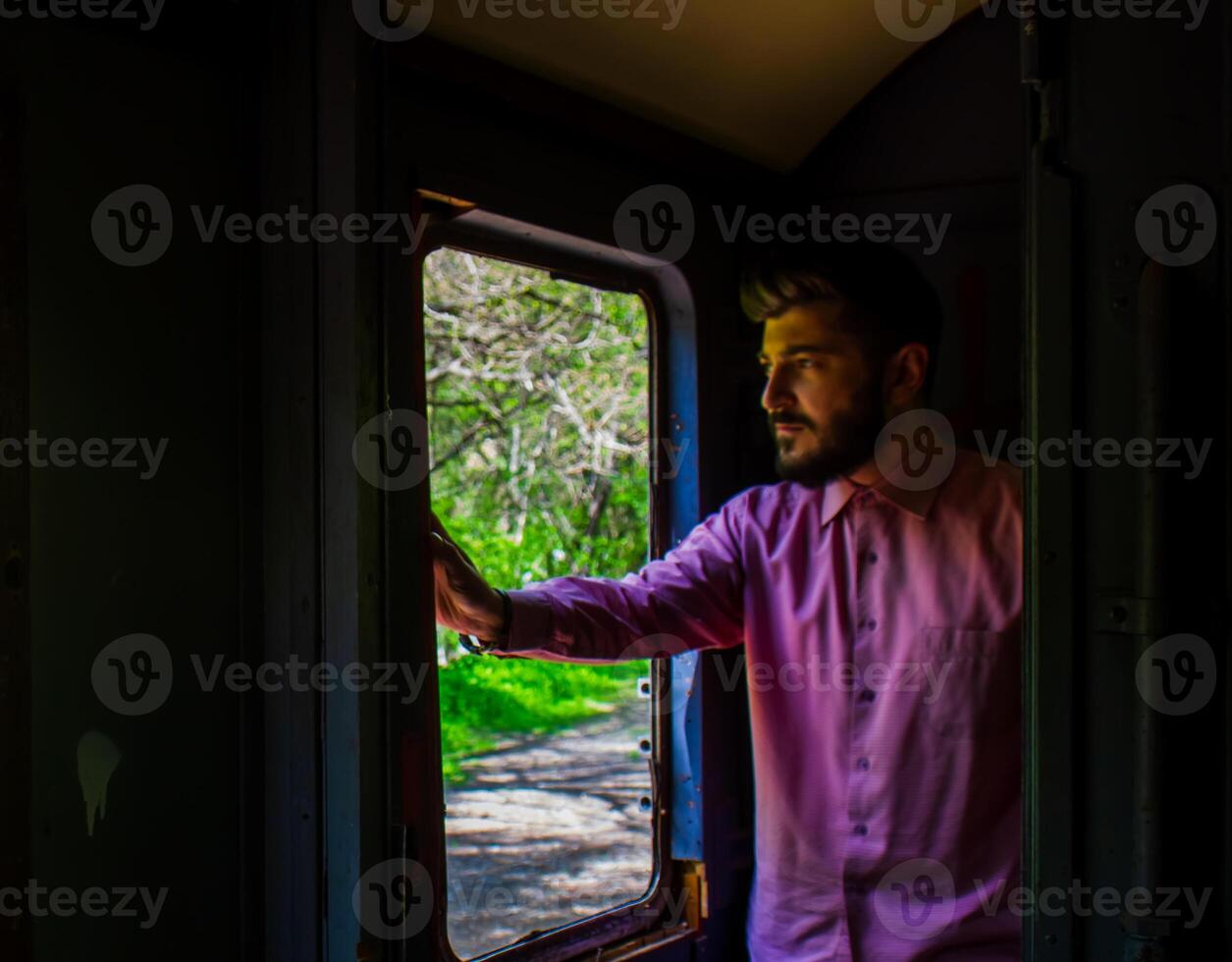 jovem adulto garoto, bonita homem foto