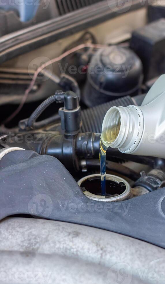 motor óleo derramando para carro motor foto