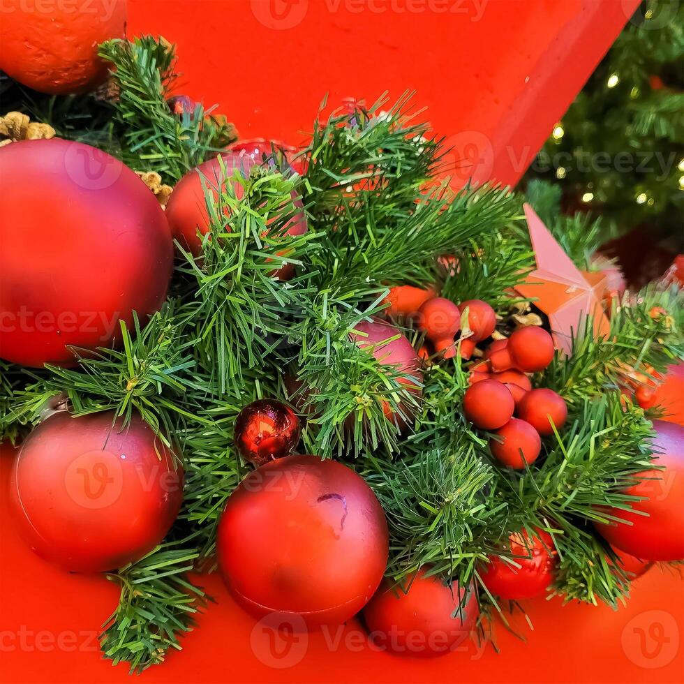 Natal árvore com presente caixas, Natal árvore e presentes, Natal árvore e decorações foto