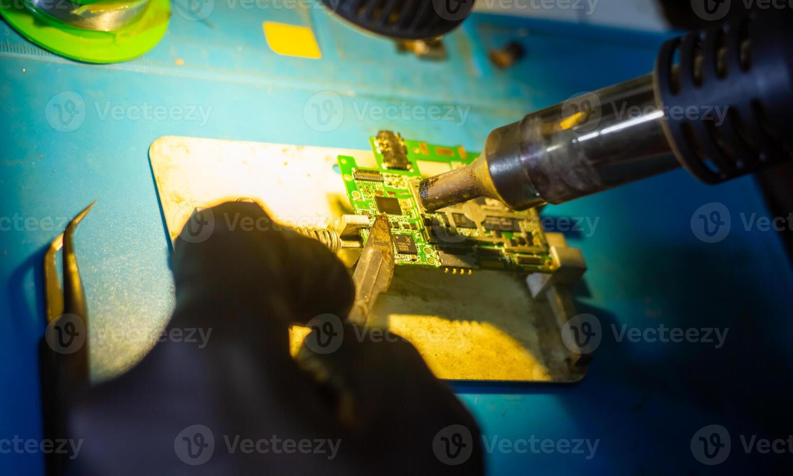 serviço trabalhador reparação pessoal computador borda foto