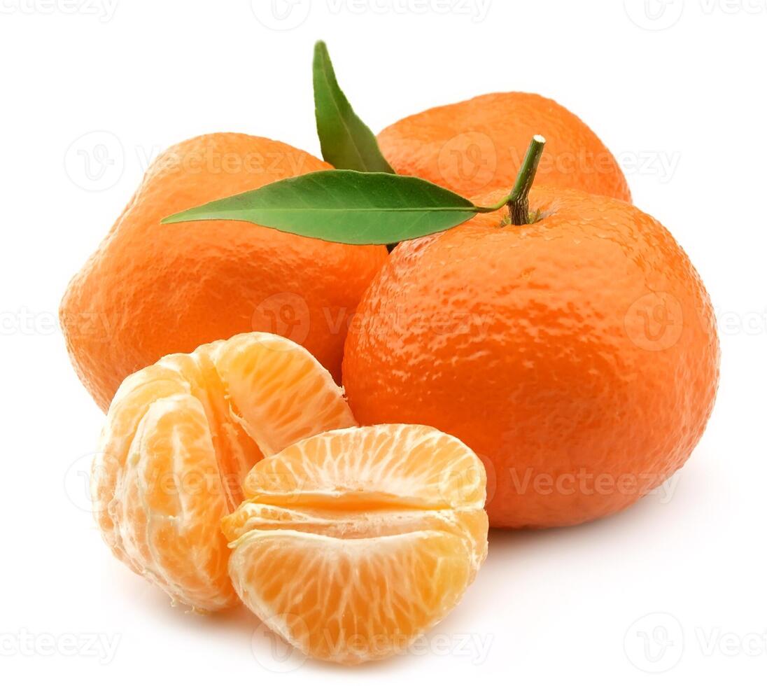 tangerinas em branco fundos foto