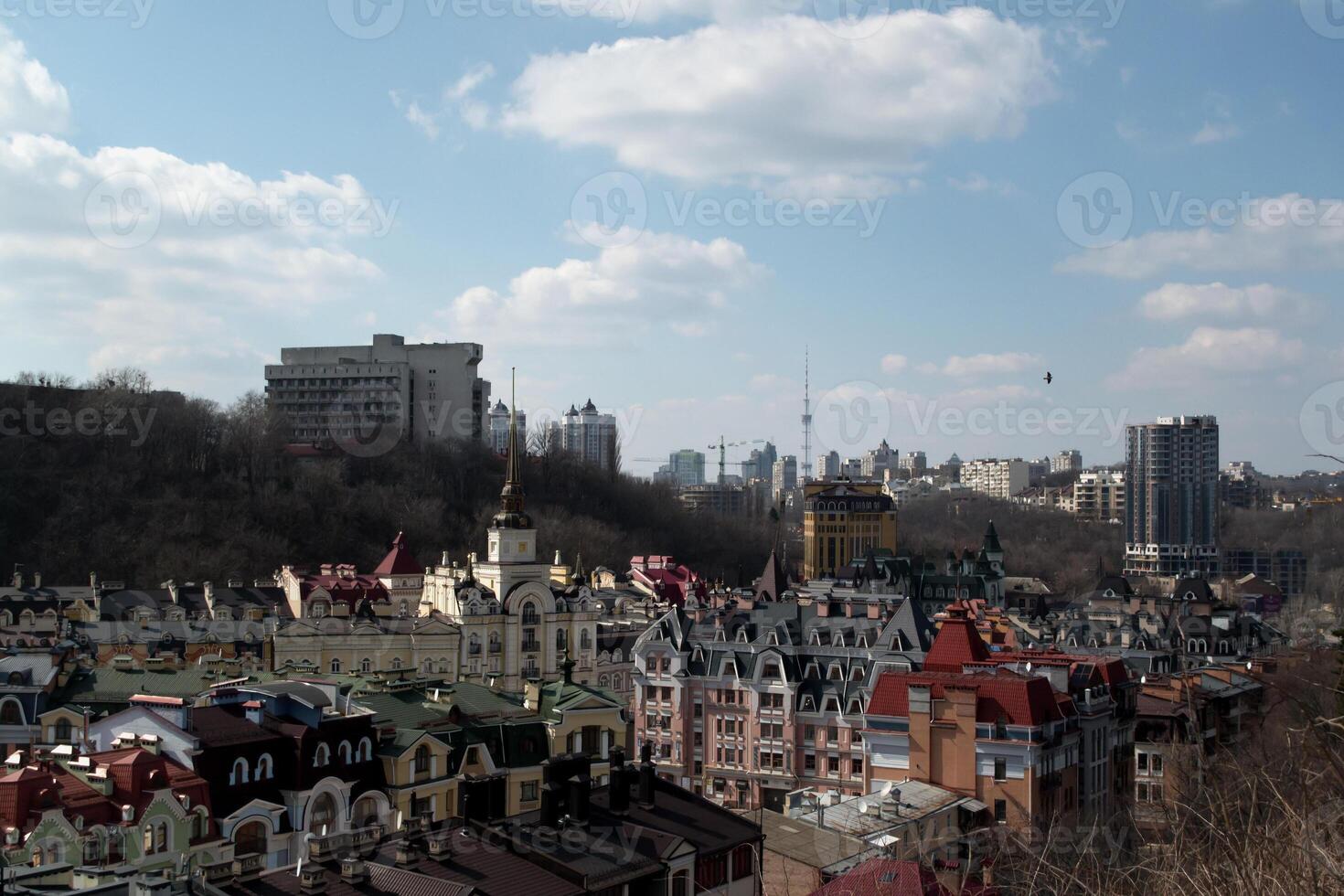 a área com colorida casas dentro Kiev, Ucrânia. brilhante paisagem urbana. foto