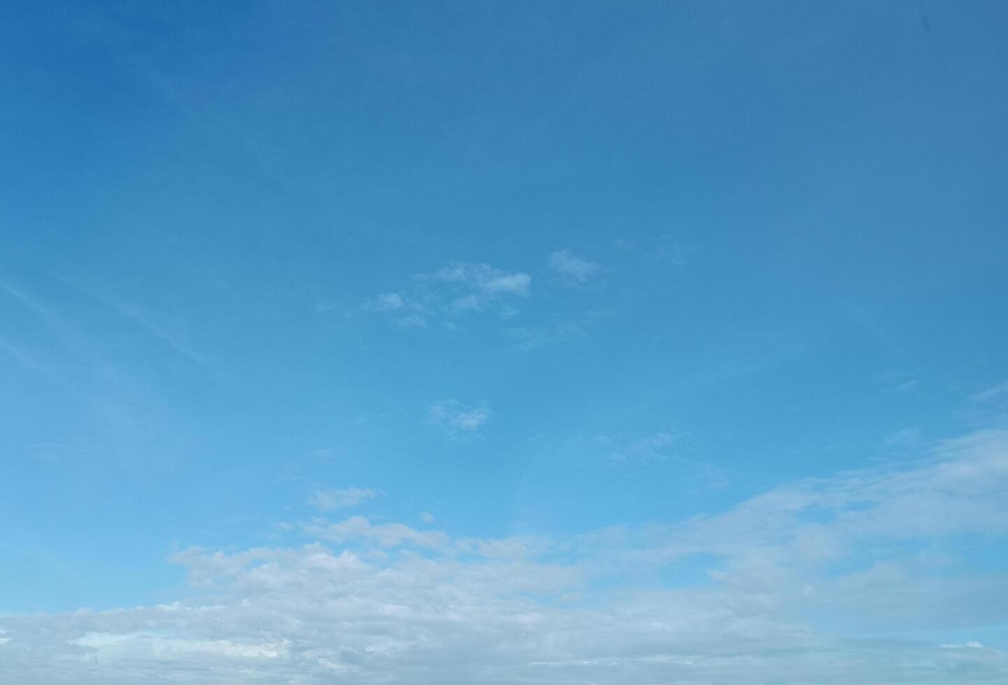 lindo manhã nublado azul céu foto