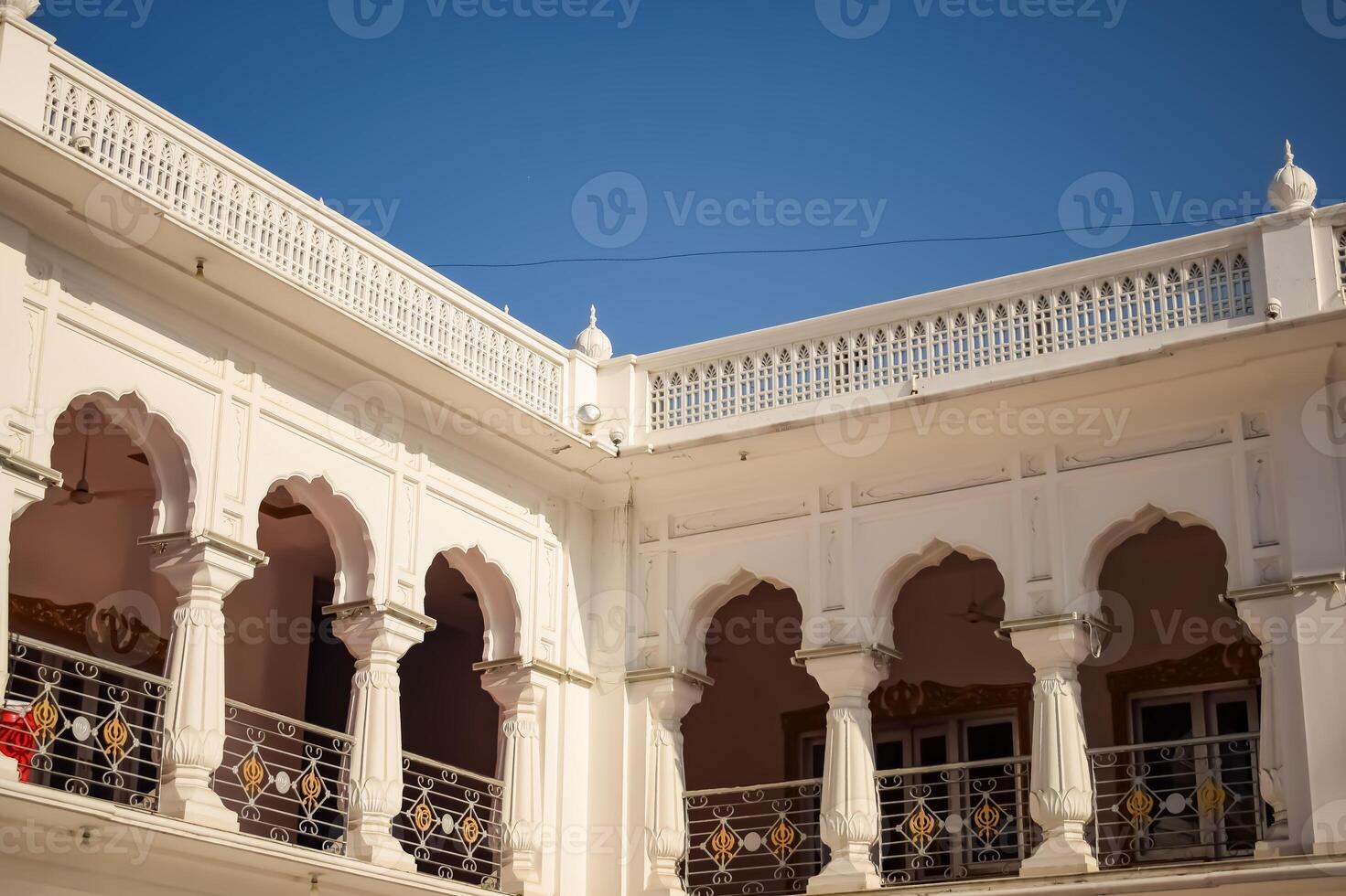 Visão do detalhes do arquitetura dentro dourado têmpora - Harmandir sahib dentro amritsar, punjab, Índia, famoso indiano sikh marco, dourado têmpora, a a Principal santuário do sikhs dentro amritsar, Índia foto