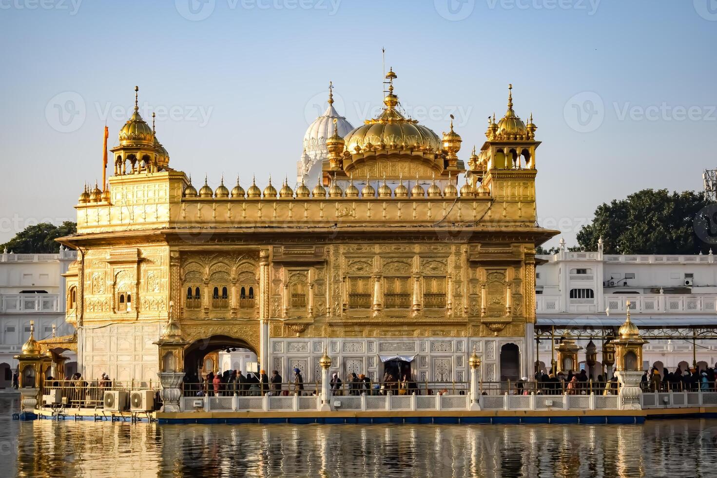 lindo Visão do dourado têmpora - Harmandir sahib dentro amritsar, punjab, Índia, famoso indiano sikh marco, dourado têmpora, a a Principal santuário do sikhs dentro amritsar, Índia foto