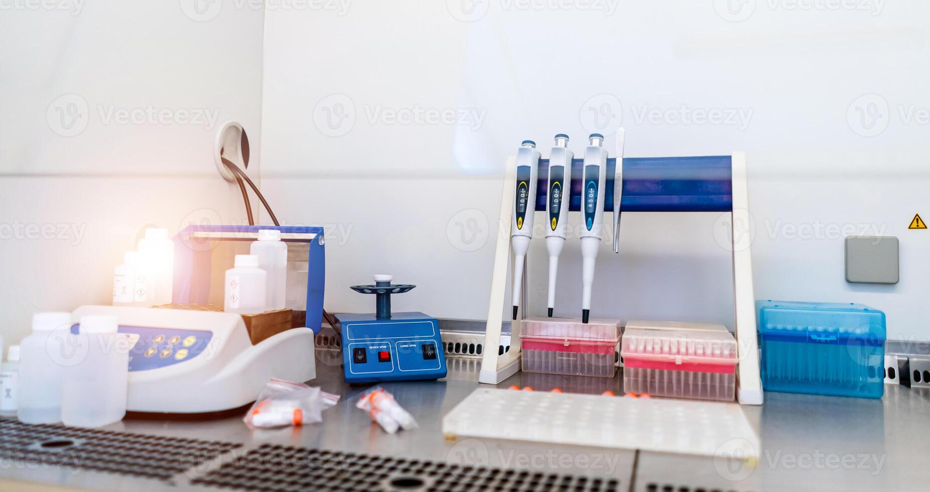 química laboratório. doenças identificação. dna pesquisa equipamento. saúde Cuidado conceito. foto