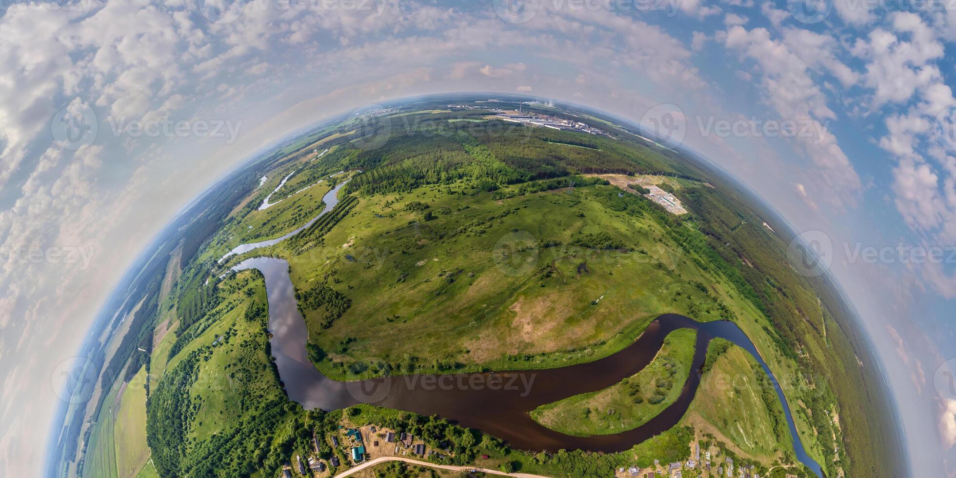 aéreo Visão a partir de Alto altitude minúsculo planeta dentro céu com nuvens negligenciar velho cidade, urbano desenvolvimento, edifícios e encruzilhada. transformação do esférico 360 panorama dentro abstrato aéreo visualizar. foto