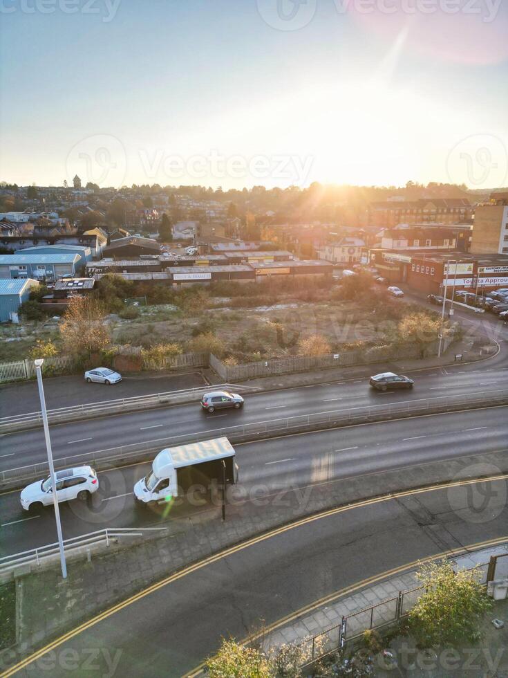 Alto ângulo Visão do edifícios às cidade Centro e centro da cidade do Luton, Inglaterra Unidos reino. dezembro 1º, 2023 foto