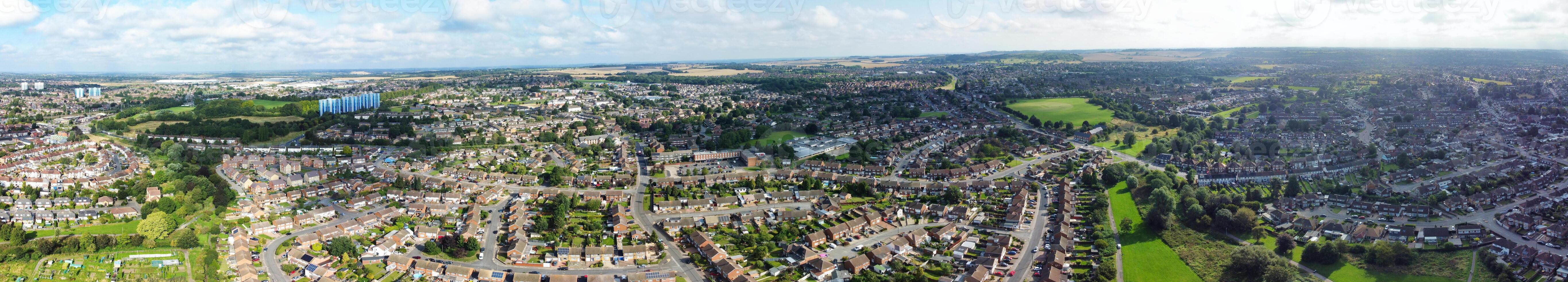 aéreo panorâmico Visão do leste luton cidade do Inglaterra Reino Unido. agosto 17, 2023 foto