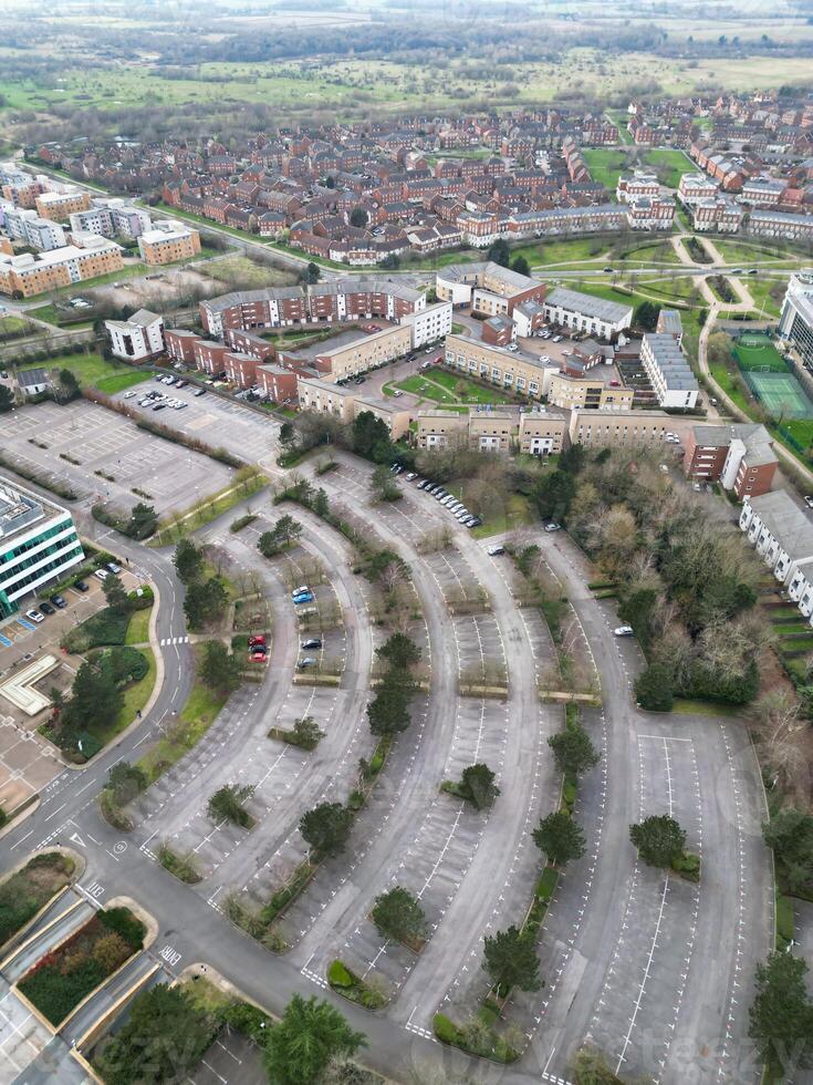 Alto ângulo Visão do central Hatfield cidade Hertfordshire do Inglaterra, ótimo bretanha. marcha 9º, 2024 foto