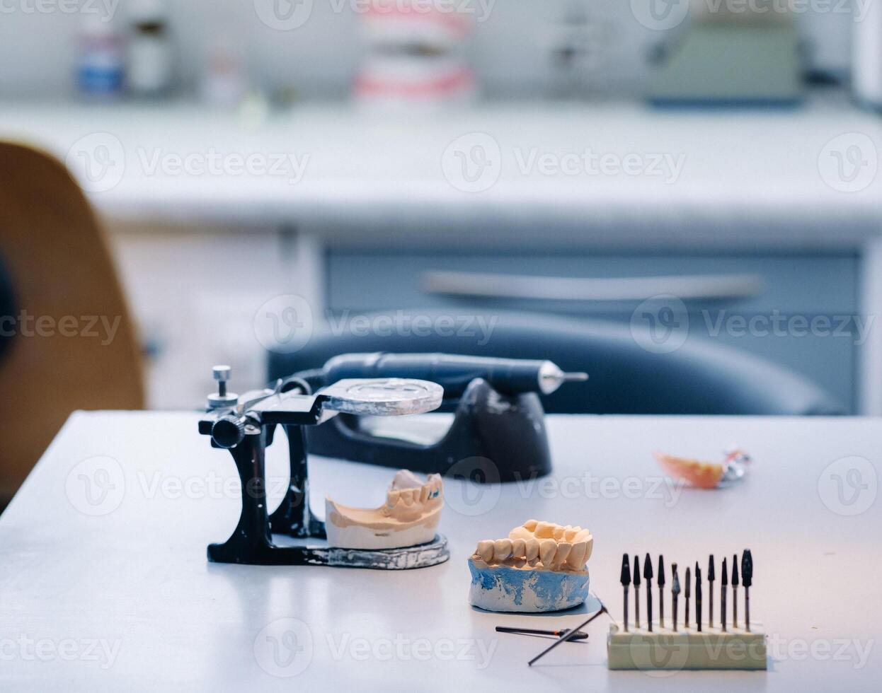 esmerilhamento Ferramentas e treinos para dental técnicos foto