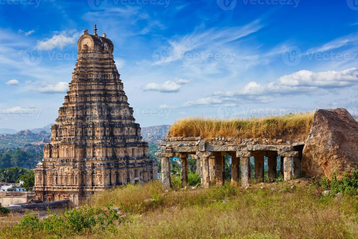 virupaksha têmpora. hampi, Karnataka, Índia foto