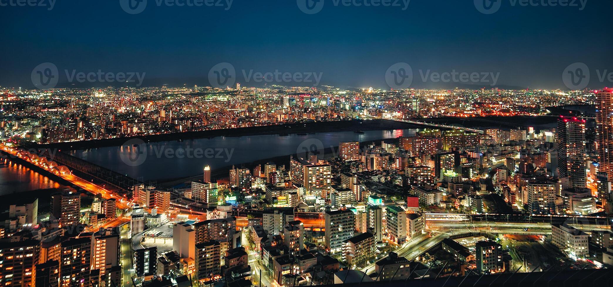 luzes a partir de edifícios dentro Tóquio visto a partir de acima foto