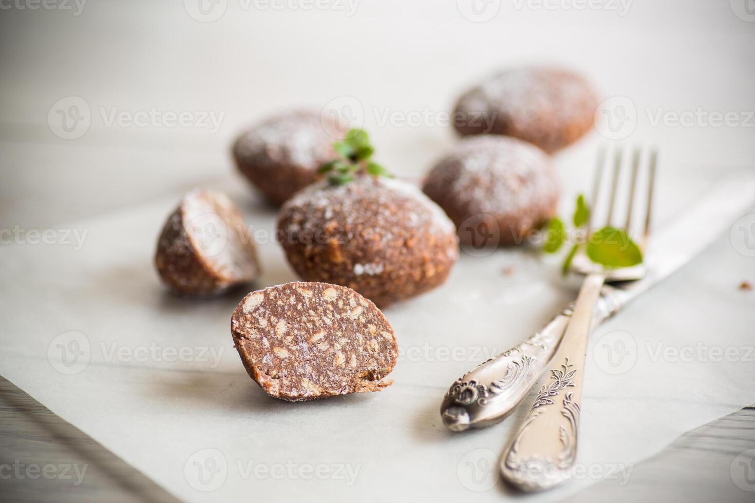 chocolate doce bolos a partir de amassado biscoitos com aditivos foto