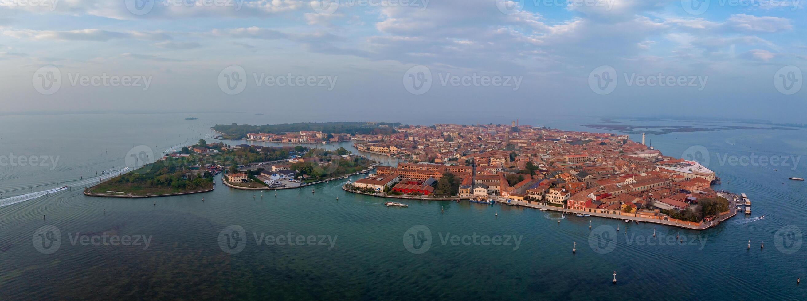 aéreo Visão do murano ilha dentro Veneza lagoa, Itália foto