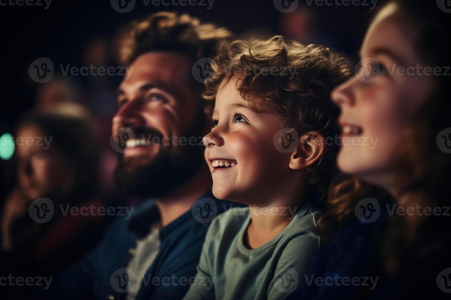 ai gerado crianças e Papai assistindo uma filme dentro uma ampla cinema corredor. seletivo foco em sorridente Garoto filho foto