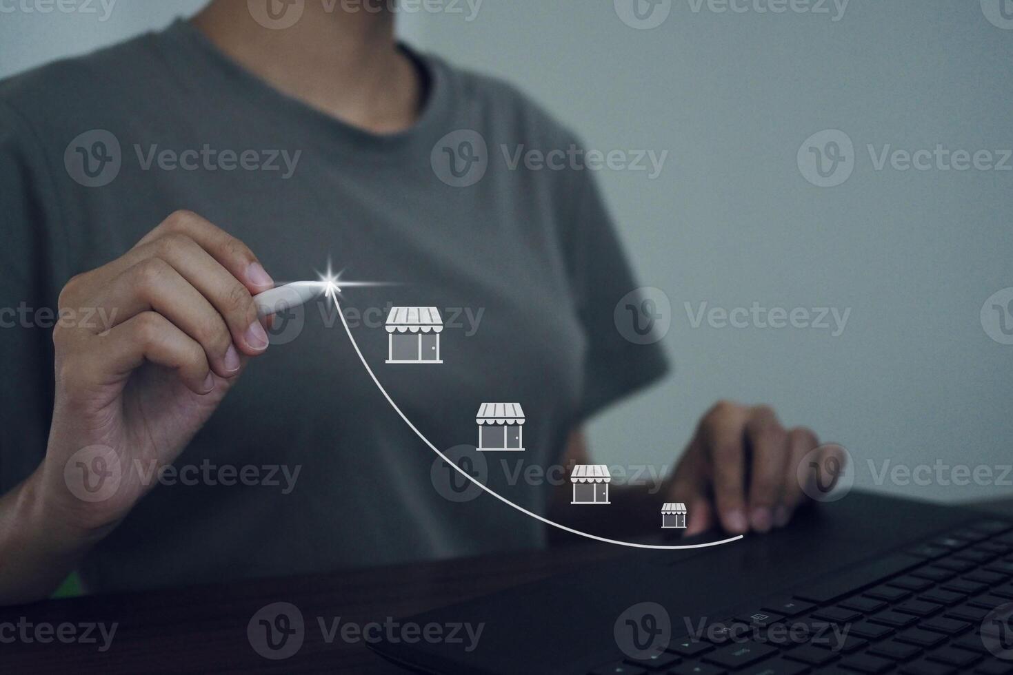 homem de negocios desenhando fazer compras gráfico tendência do aumentando vendas digital marketing estratégia Ideias para Expandindo seu conectados vendas negócios. foto