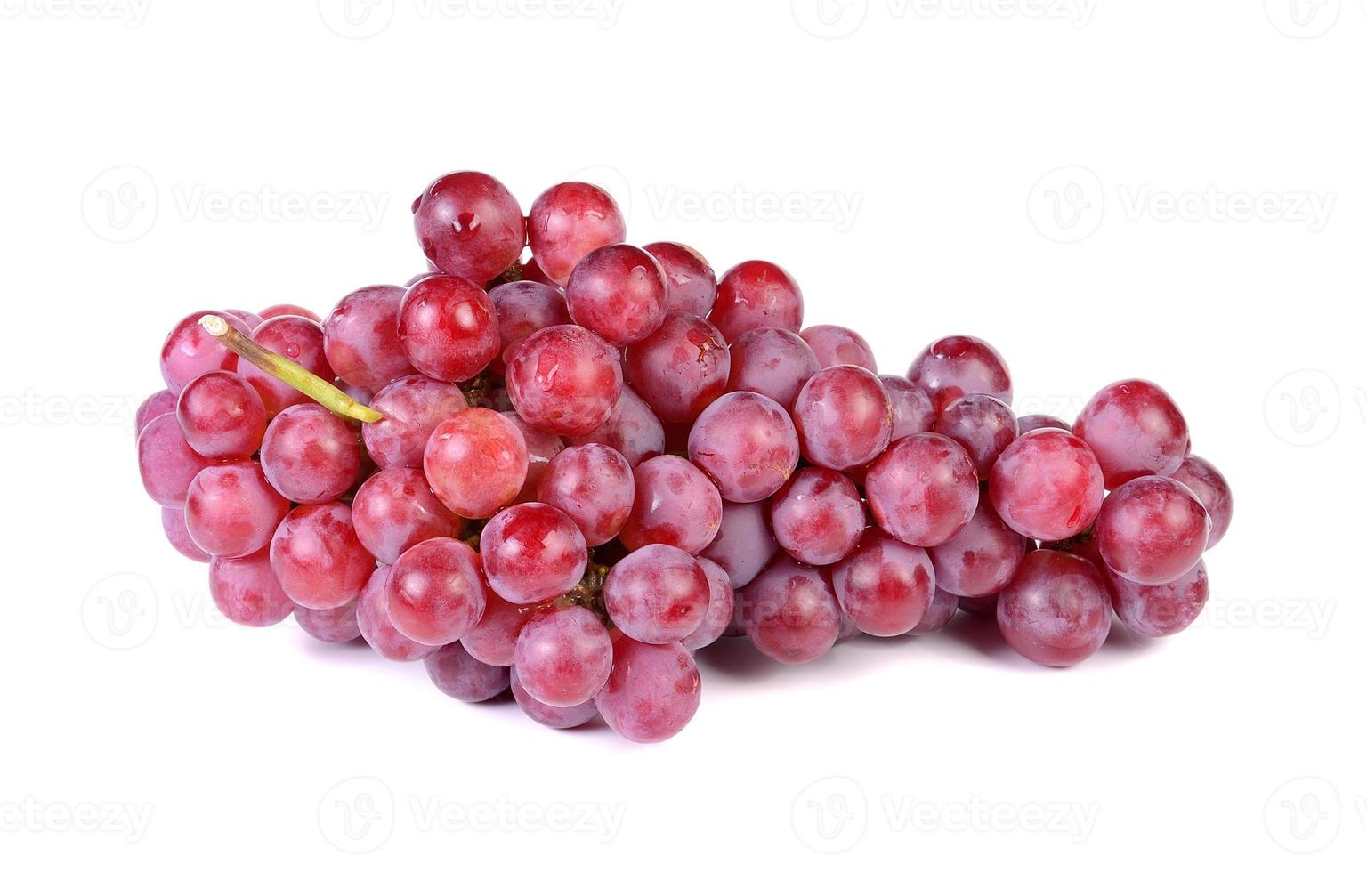 uvas sobre fundo branco foto