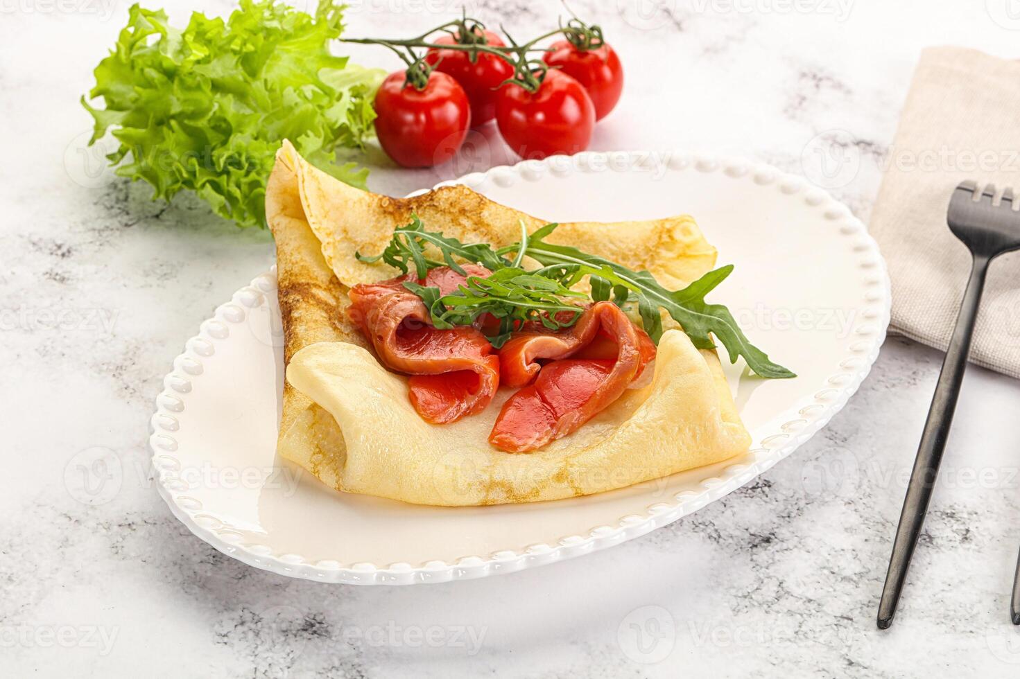 russo panqueca com salmão peixe foto