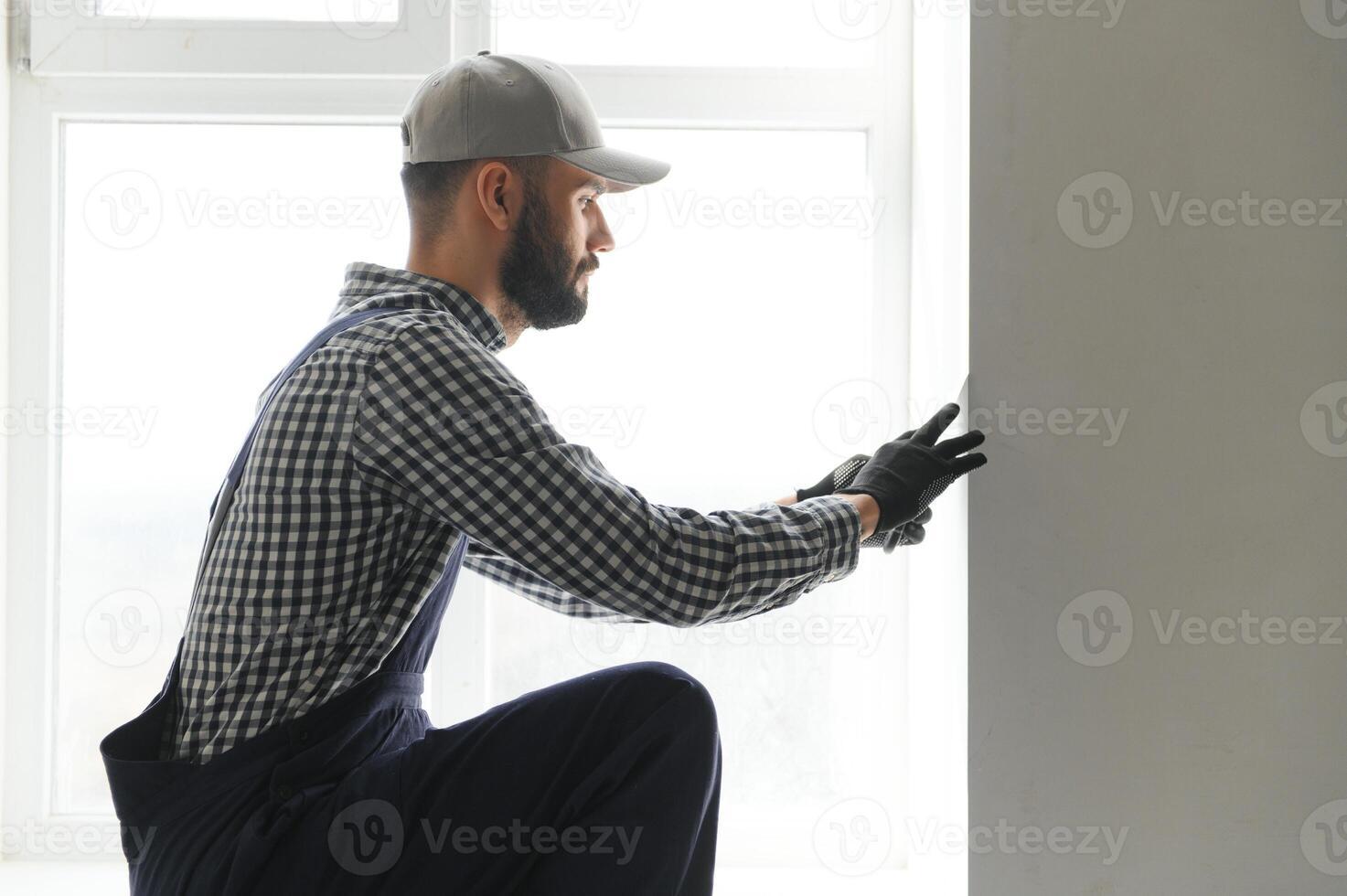 positivo masculino reparador às casa foto