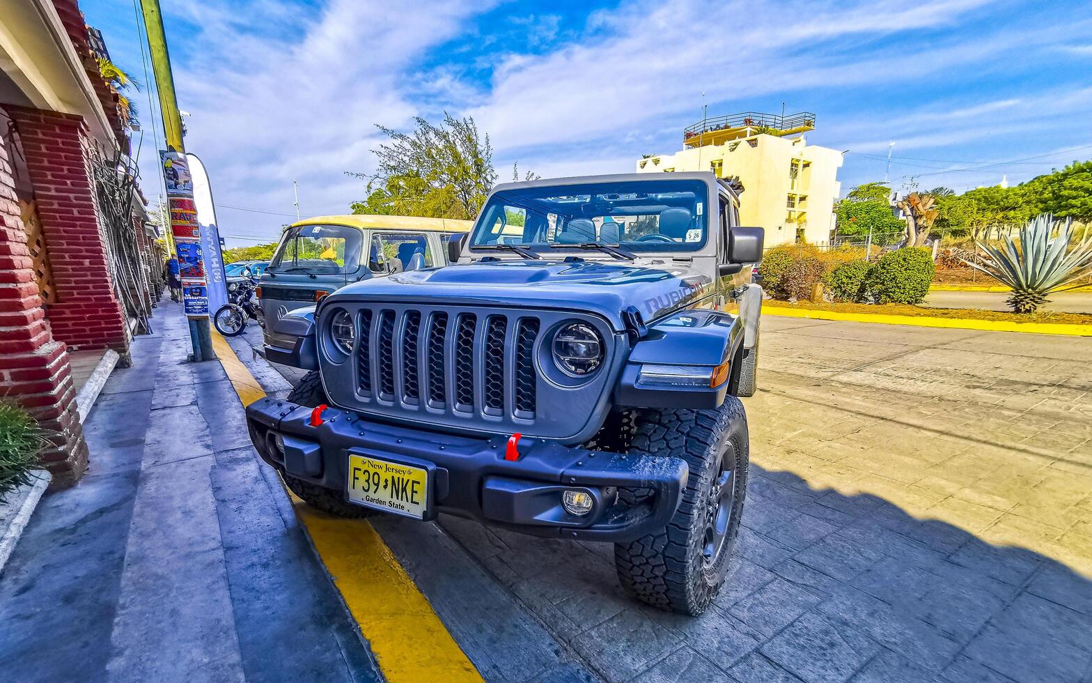 porto escondido Oaxaca México 2023 mexicano pegar caminhão carro suv 4x4 fora estrada veículos México. foto