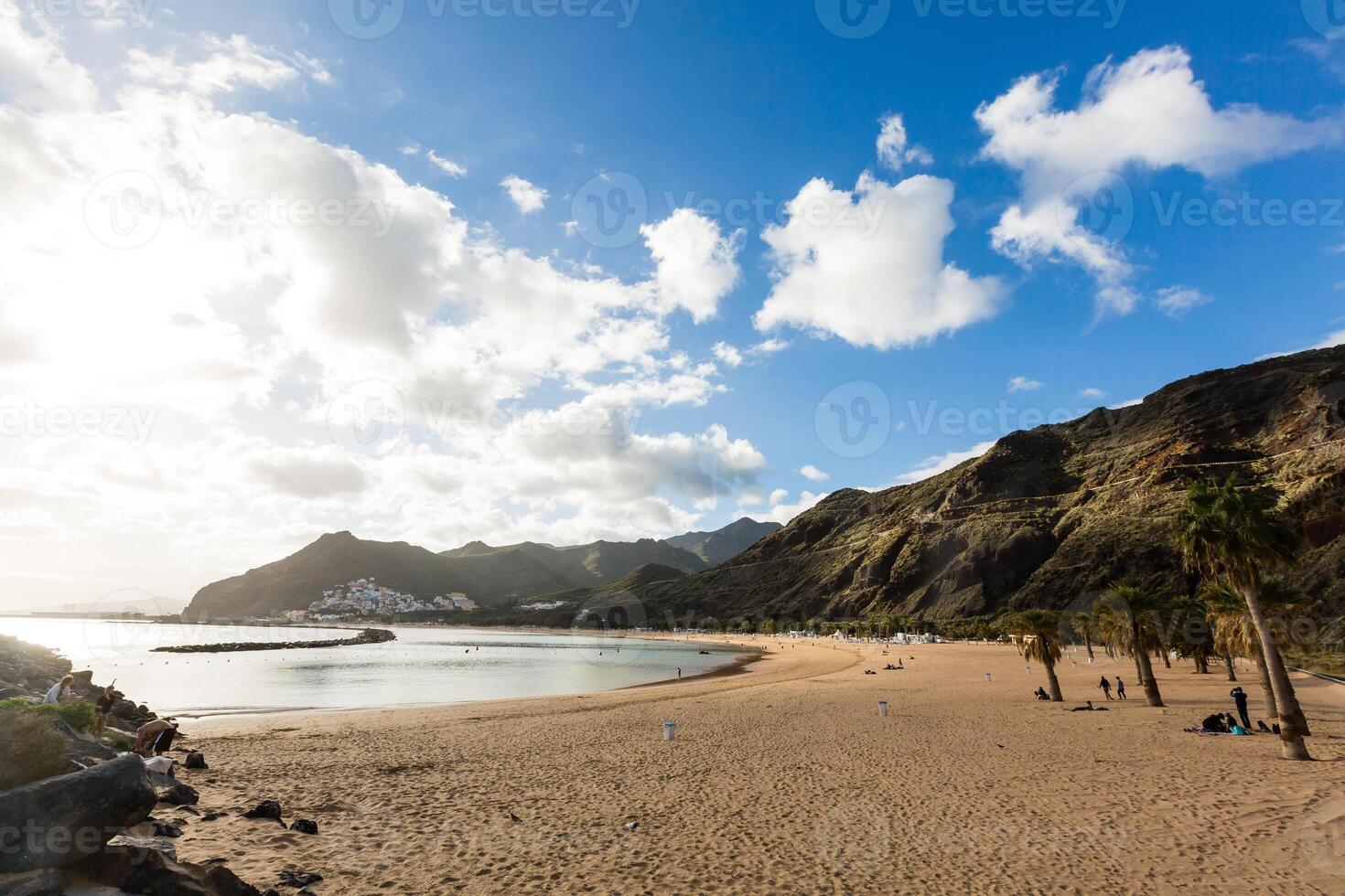 Visão em teresitas de praia perto santa cruz de tenerife em canário ilhas, Espanha. foto