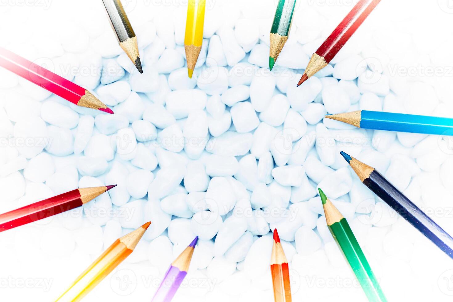 colori lápis para desenhando em papel quando inspirado foto