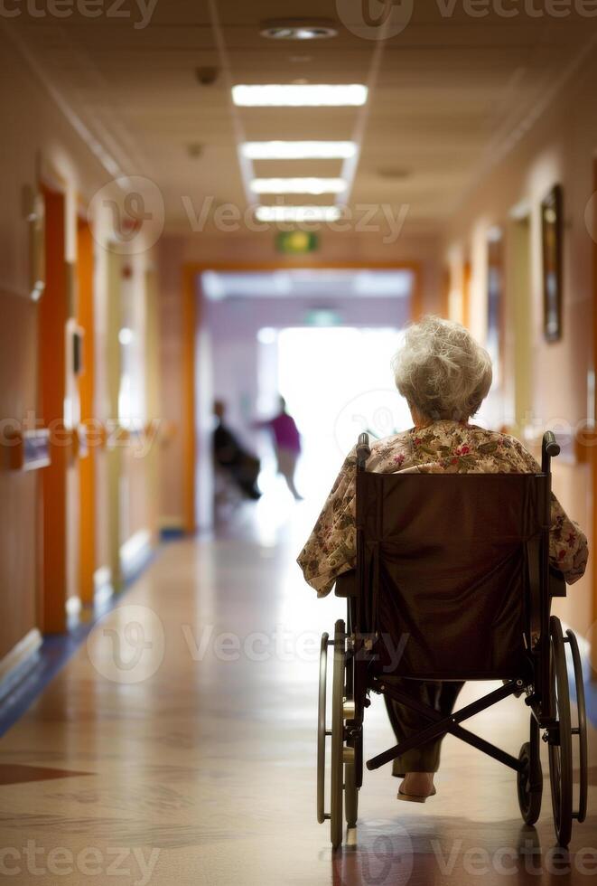 ai gerado idosos mulher dentro cadeira de rodas. idosos mulher sentado dentro cadeira de rodas dentro enfermagem casa foto