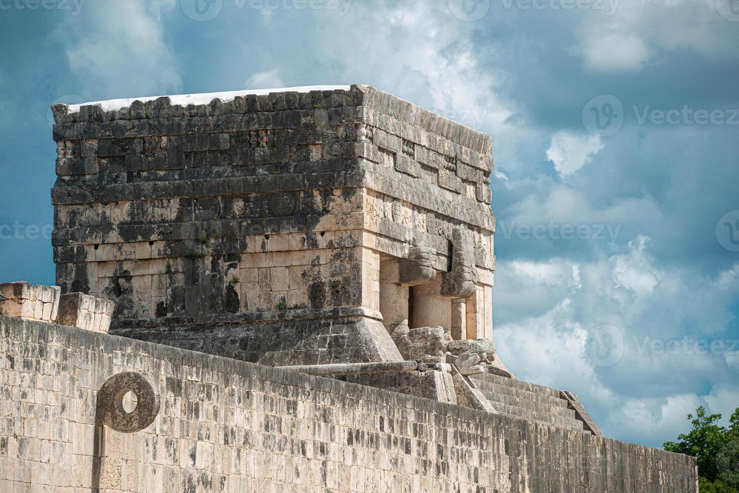 jogo de bola quadra dentro chichen itza, Yucatán, México foto