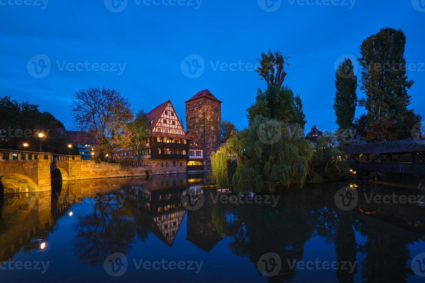 Nuremberg cidade casas em ribeirinha do pegnitz rio. Nuremberg, , baviera, Alemanha foto