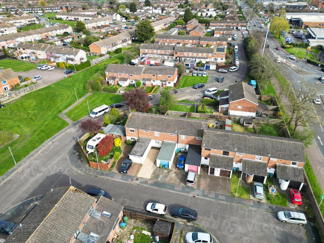 aéreo Visão do central Aylesbury Cidade do Inglaterra Unidos reino. abril 1º, 2024 foto