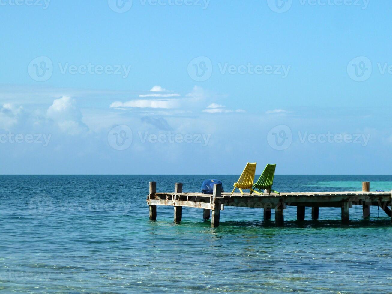 belize ilhotas - pequeno tropical ilha às barreira recife com paraíso de praia - conhecido para mergulhando, snorkeling e relaxante Férias - caribe mar, belize, central América foto