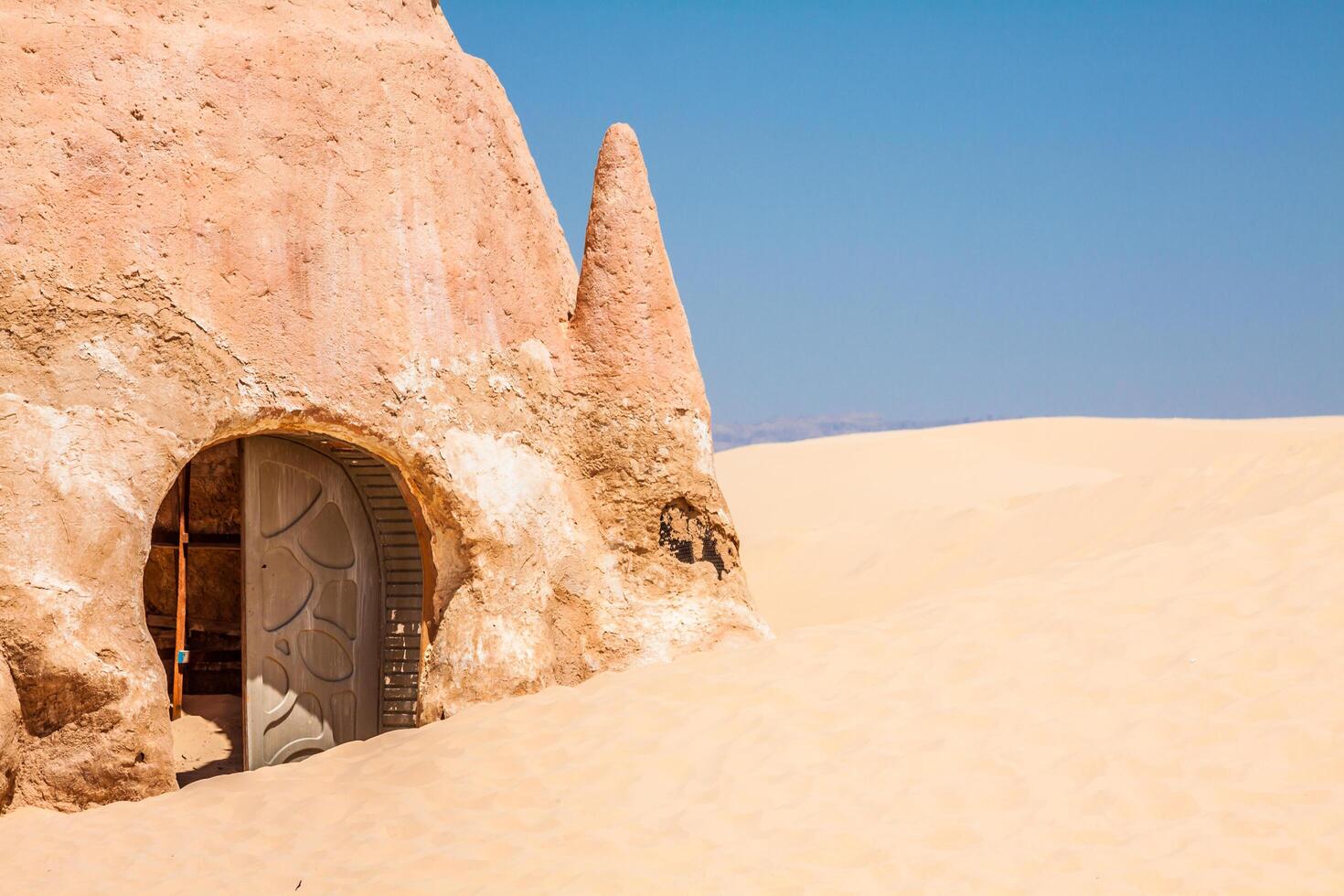 conjunto para a Estrela guerras filme ainda carrinhos dentro a tunisiano deserto perto tozeur. foto