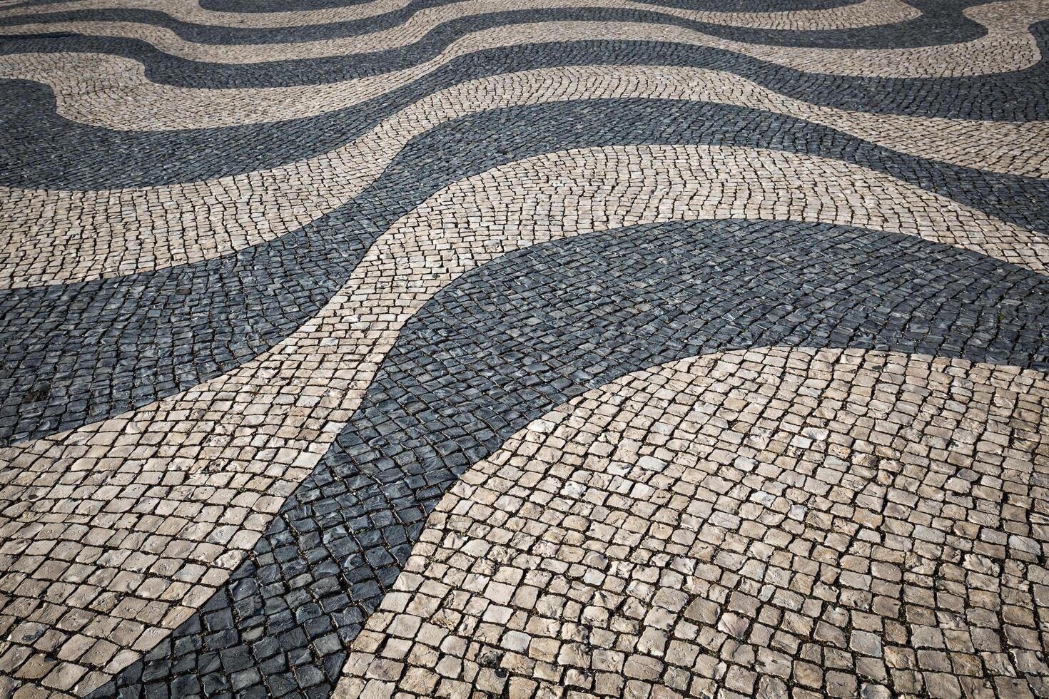Lisboa calçada ondas feito à mão calçada dentro Lisboa, Portugal. foto
