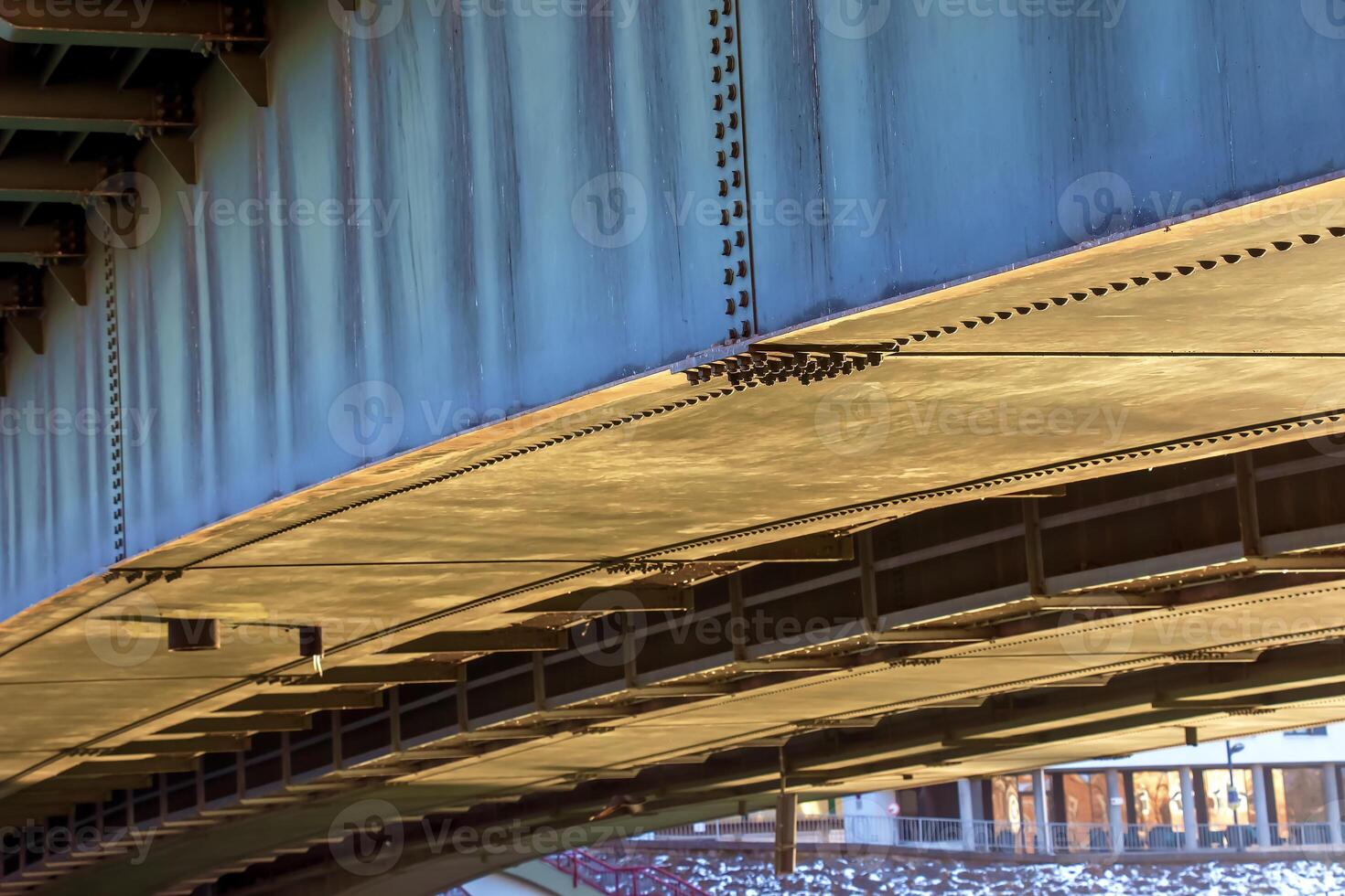 elementos do fixação estruturas do a pioneiro ponte sobre a Salzach dentro a norte do a cidade do Salzburgo. foto