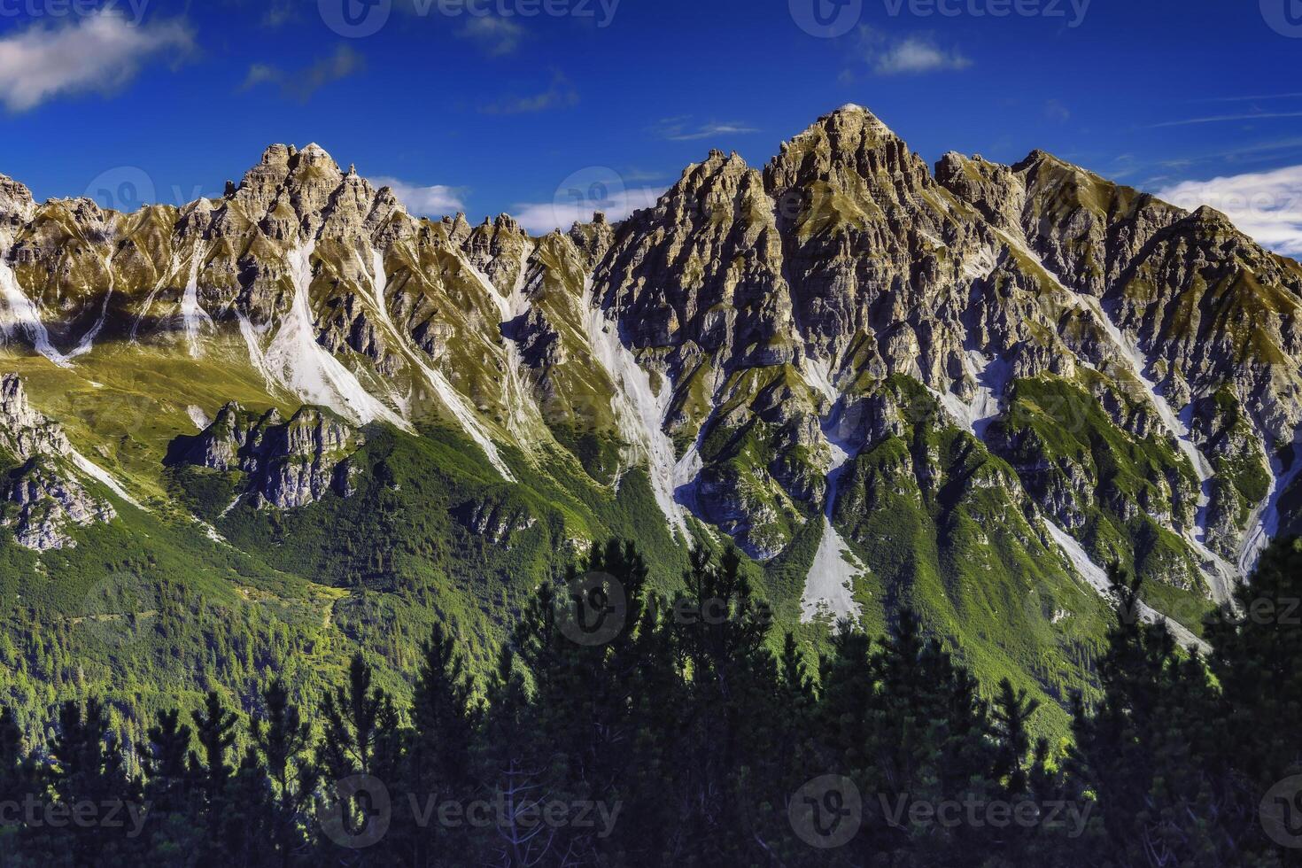 montanha panorama do a stubai Alpes foto