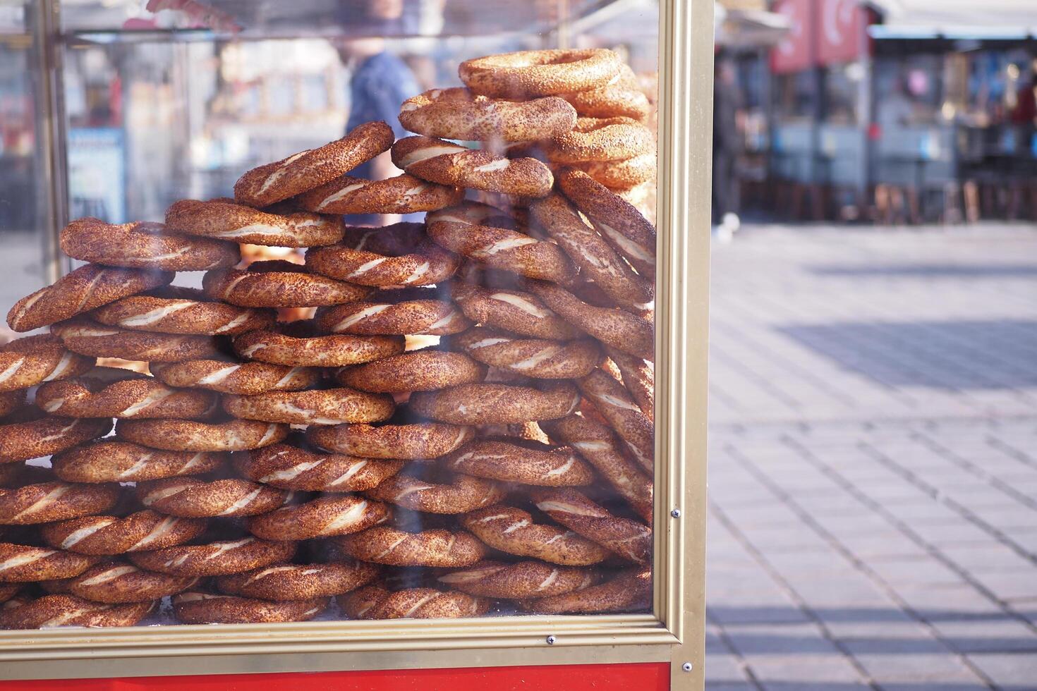 turco bagel simit vendendo dentro uma furgão foto