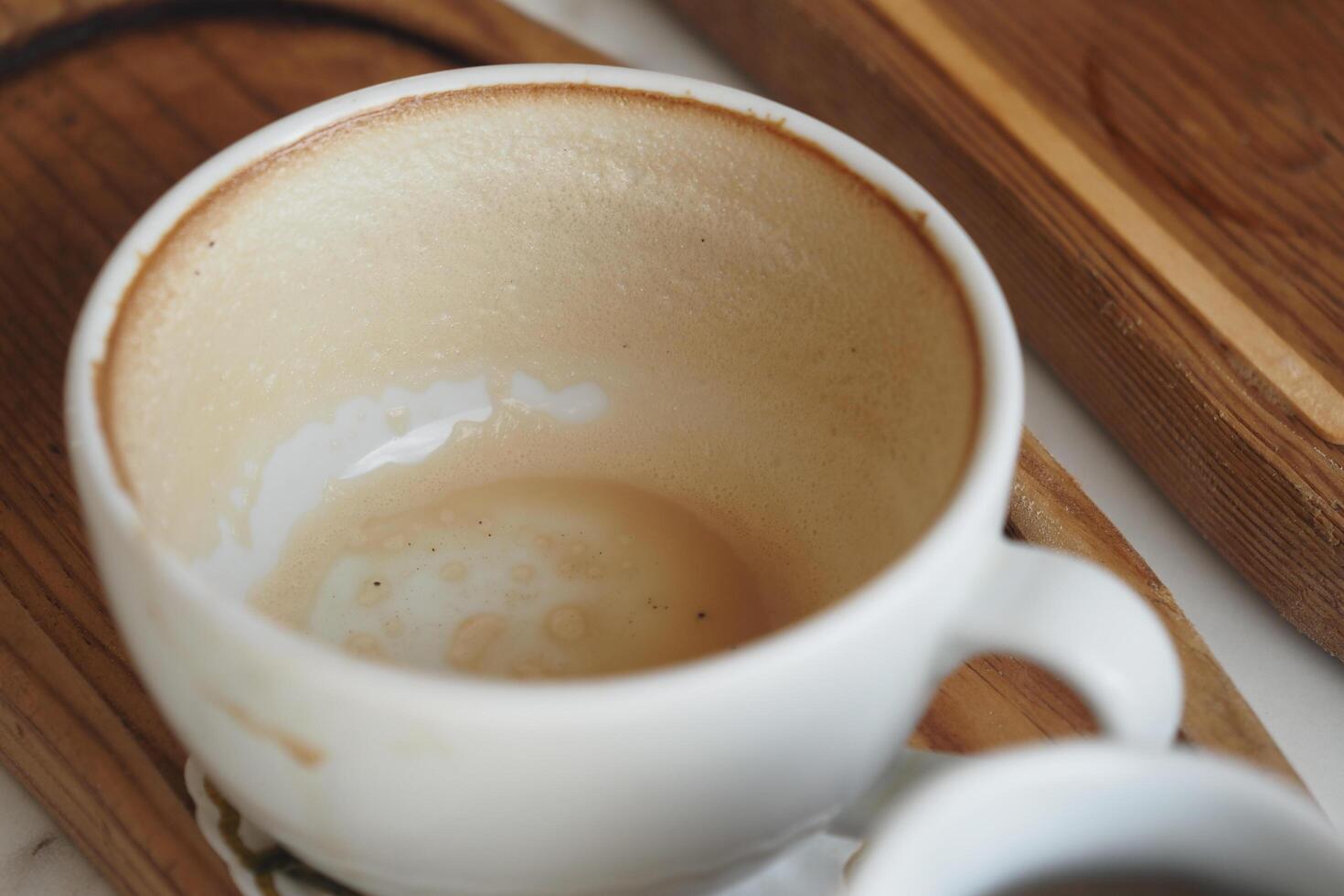 topo Visão do esvaziar café copo em mesa , foto