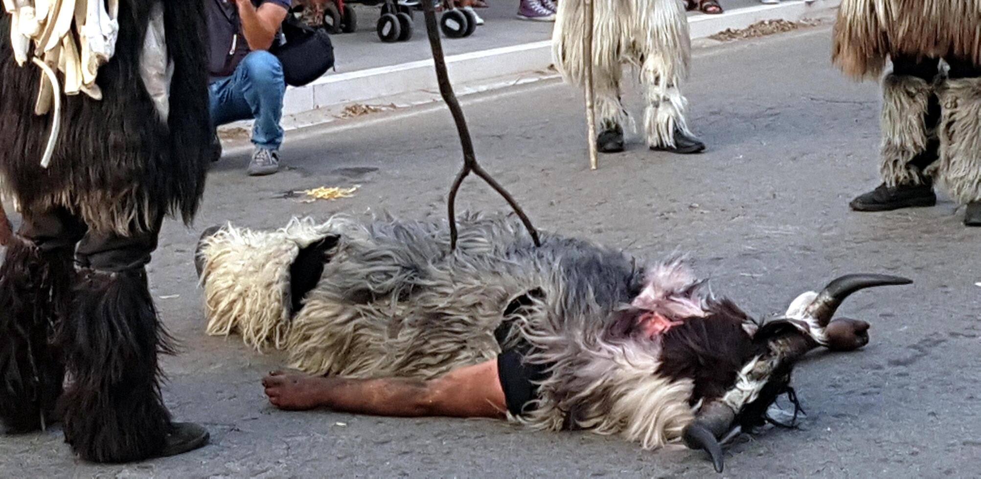 antigo ritos, máscaras e tradições dentro sardenha. foto