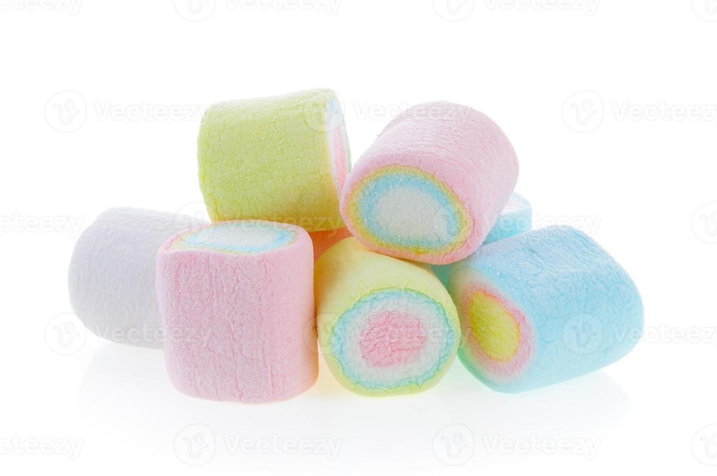 marshmallows isolados no fundo branco foto