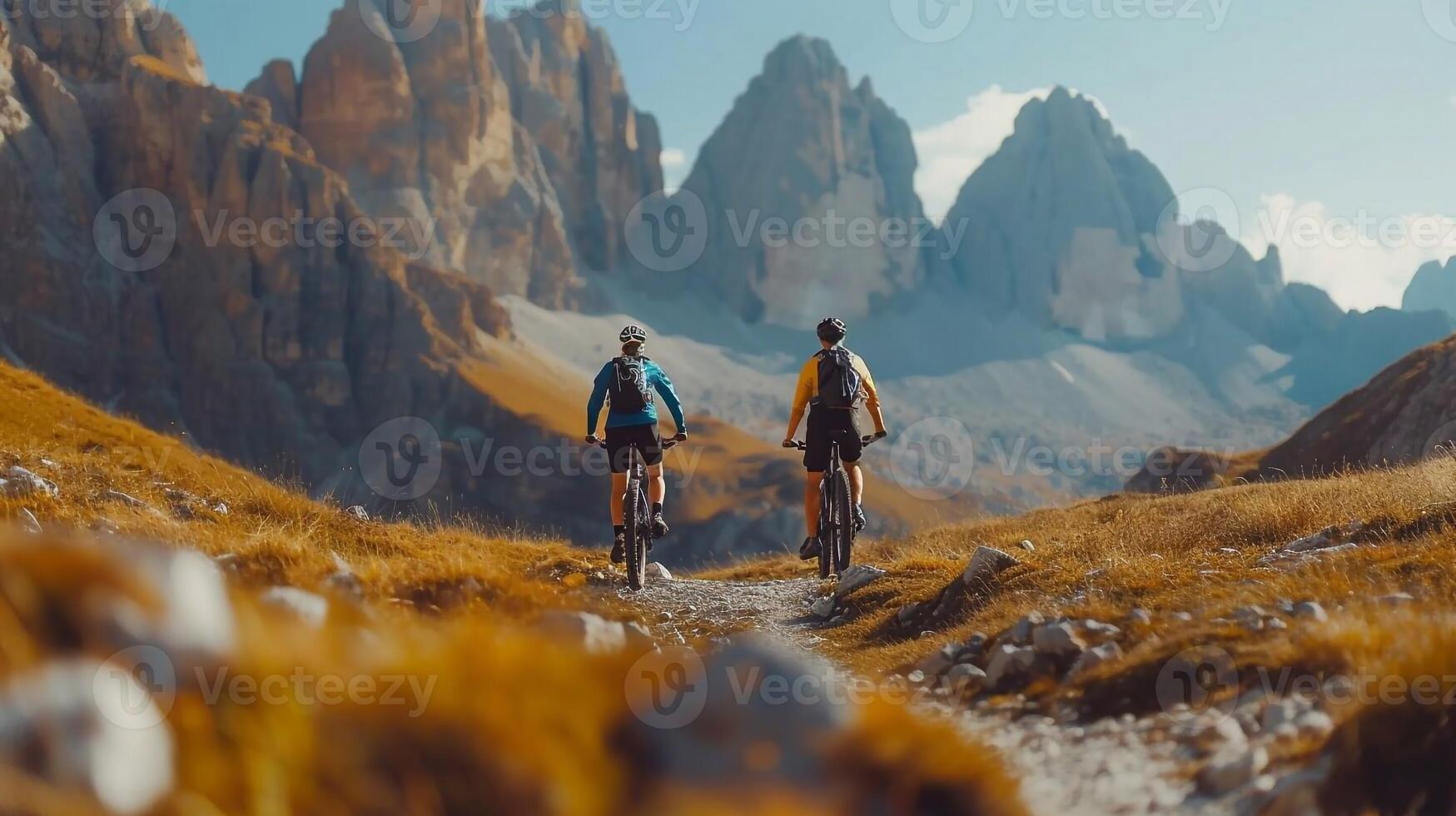 ai gerado ciclismo mulher e homem equitação em bicicletas dentro dolomites montanhas escape. casal ciclismo mtb enduro trilha acompanhar. ao ar livre esporte atividade. foto