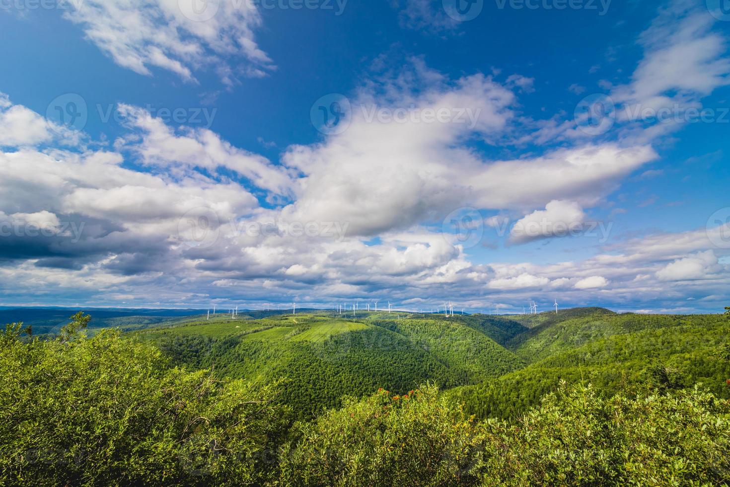 bela vista panorâmica do topo da montanha st-joseph, quebec. foto