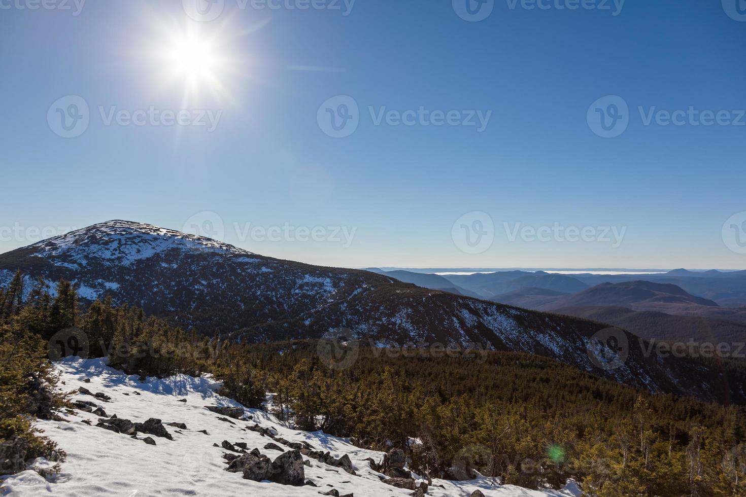 topo da montanha richardson no parque nacional de gaspe em quebec, canadá foto