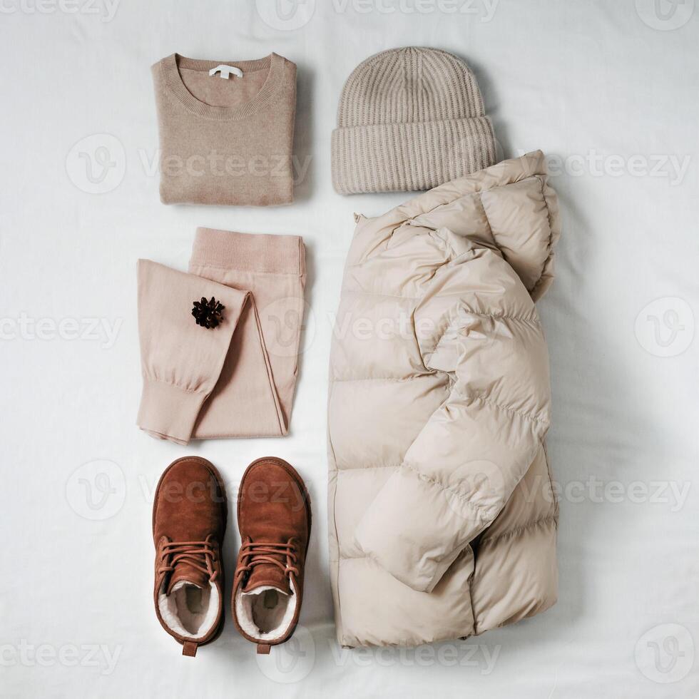 mulheres caloroso roupas roupa, plano deitar, knolling foto