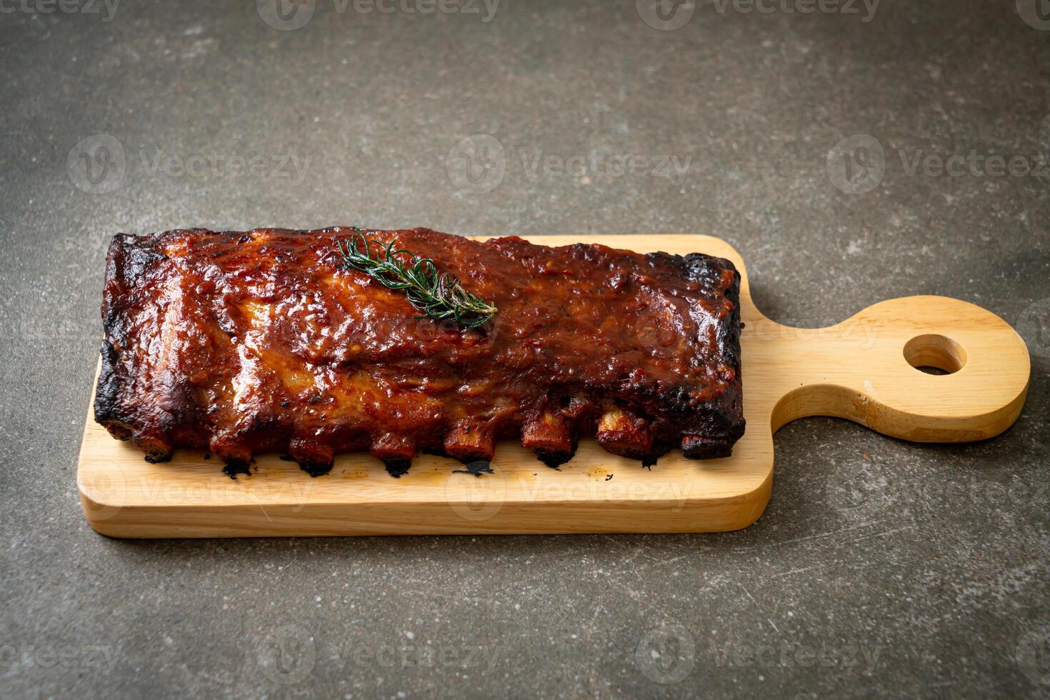 Costelinha de porco grelhada e churrasco foto