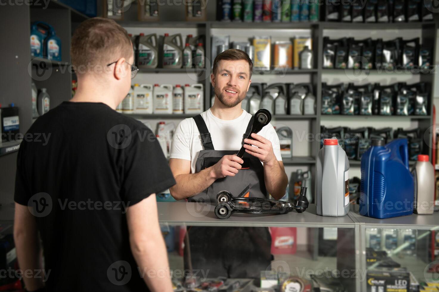 a vendedor Selecione% s Novo carro reparar partes para a cliente foto